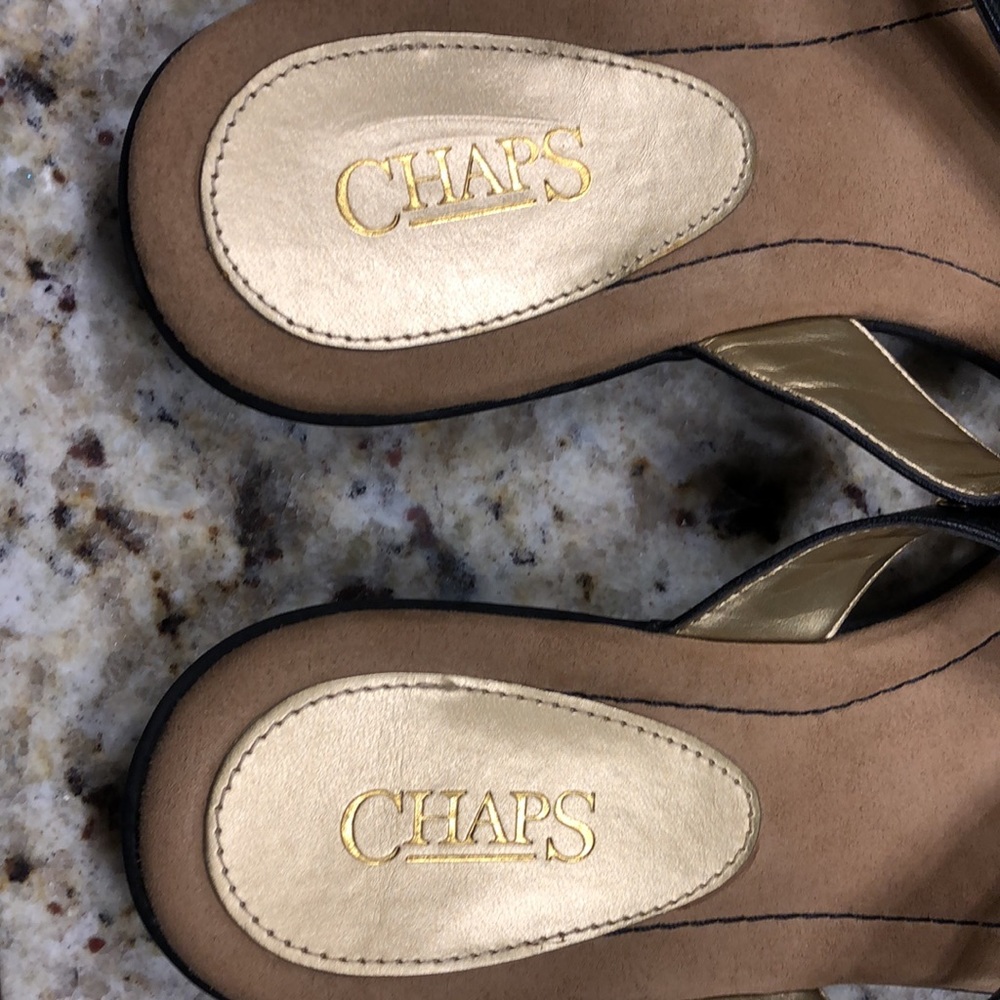 Woman’s Chaps Sandles - Picture 2 of 4